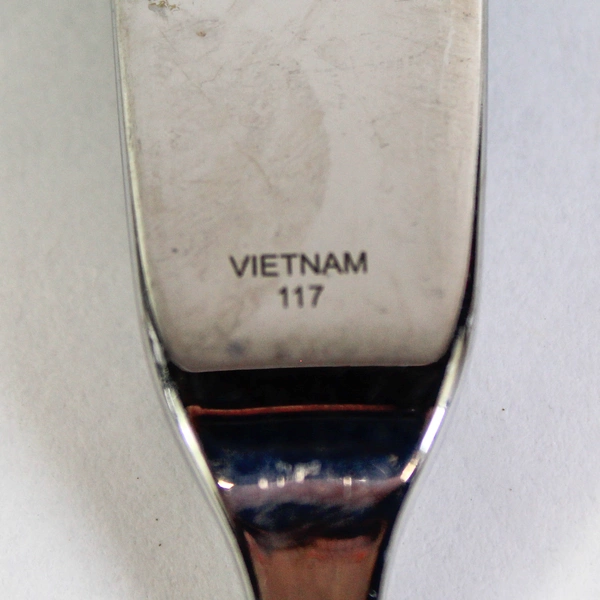 Oneida Ivory Stainless Butter Knife 7" Glossy Edge - Pre-Owned