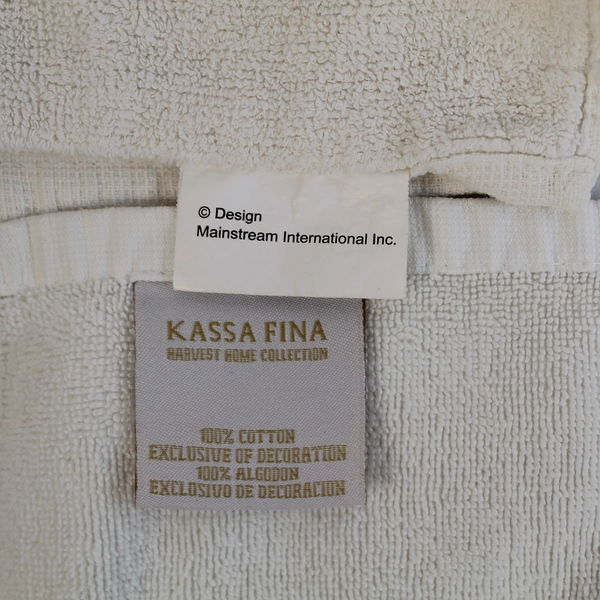 Lot of 2 Vintage Thanksgiving Hand Towels Kasa Fina Big Lots Hedgehog & Tree