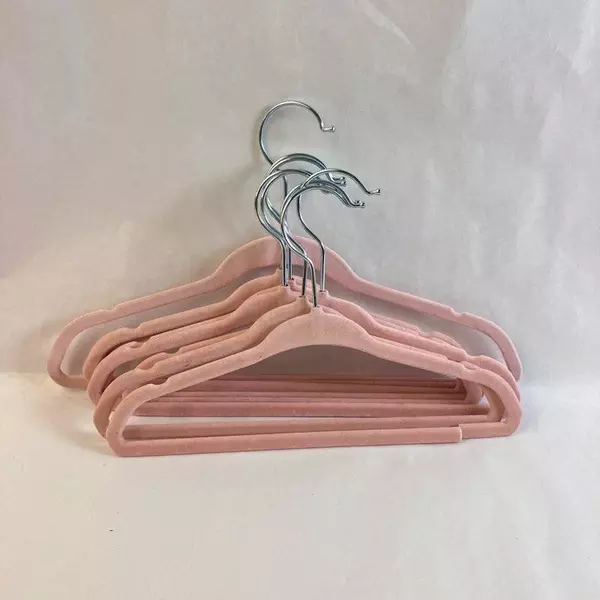 Lot of 20 Velvet Children's Hangers Space Saving Assorted Pink & Purple