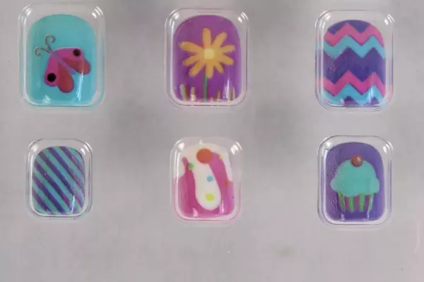 Sevanail 12 Piece Press-On Nail Kit - Sealed, Great Condition & Vibrant Designs