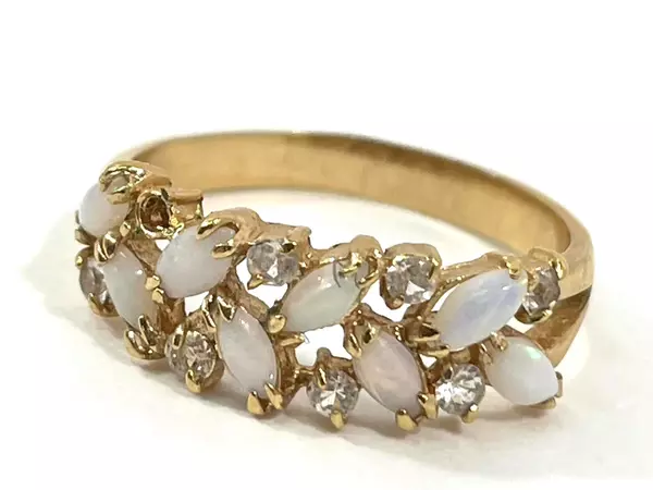 Women's Gold-Tone Opal & Rhinestone Band Ring Size 6 - Pre-Owned, Missing Stone