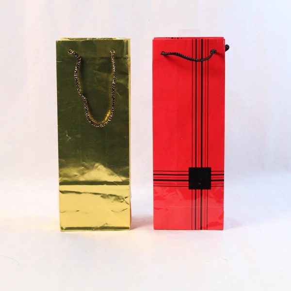 Lot of 4 American Greetings Jumbo & Medium Christmas Gift Bags, Good Condition