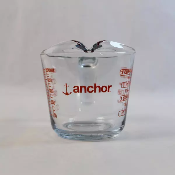 Anchor Hocking 2 Cup Glass Measuring Cup with Red Handle - Good Condition