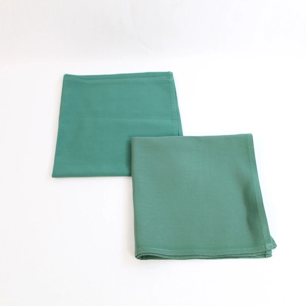 Lot of 4 Vintage Christmas Napkins Poinsettia & Green Cloth Linens