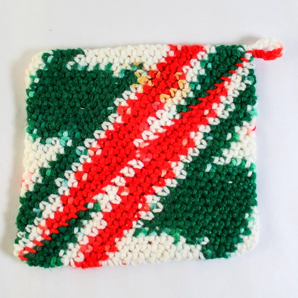 Lot of 4 Poinsettia Kitchen Decor Towels & Pot Holders - Christmas Set