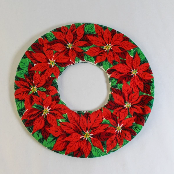 Lot of 4 Poinsettia Kitchen Decor Towels & Pot Holders - Christmas Set