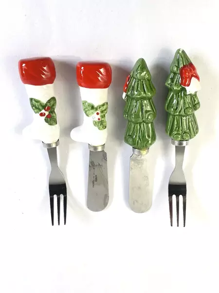 Set of 4 Home for the Holidays Canape Knives Ceramic Handles Christmas Decor