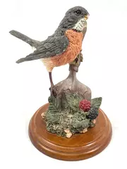 Handcrafted Stafford Collection Robin Figurine with Blackberries Pre-Owned