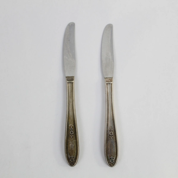 Lot of 2 Vintage Oneida Belford Hollow Handle Youth Knives - Pre-owned Set