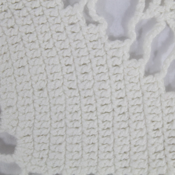 Vintage Crocheted Doily 15" White Pinwheel Scalloped Hem Pre-Owned Stains