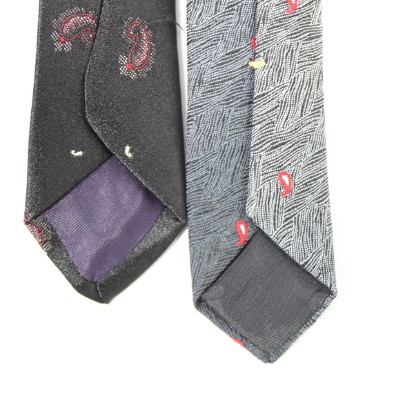 Lot of 2 Men's Ties Wemlon & Envoy Black Gray Red Paisley Very Good Condition