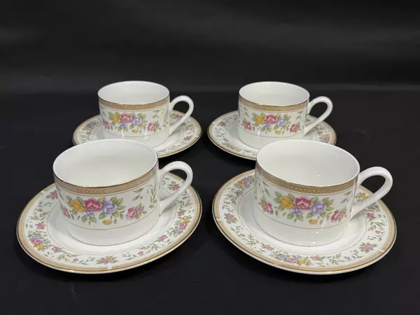 Set of 4 Farberware Bellini Floral Pattern Flat Bottom Cups And Saucers