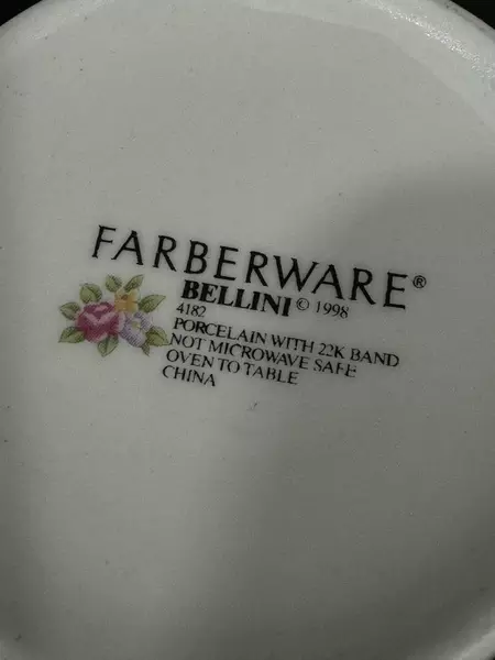 Set of 4 Farberware Bellini Floral Pattern Flat Bottom Cups And Saucers