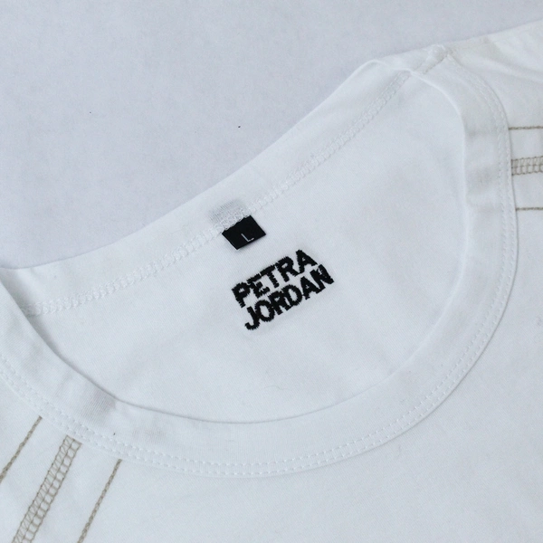 Petra Jordan T Tee Shirt Men's Large White Embroidered Camels Logo Short Sleeves