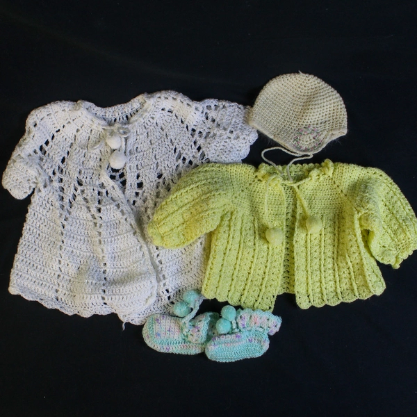 Lot of 4 Handmade 18M Baby Sweaters, Booties & Hat - Pre-Owned Clothing