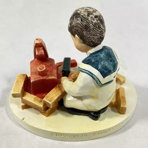 Vtg 1979 Sebastian Miniatures "Building Days Boy" Figurine 5437/10,000 w/ Box