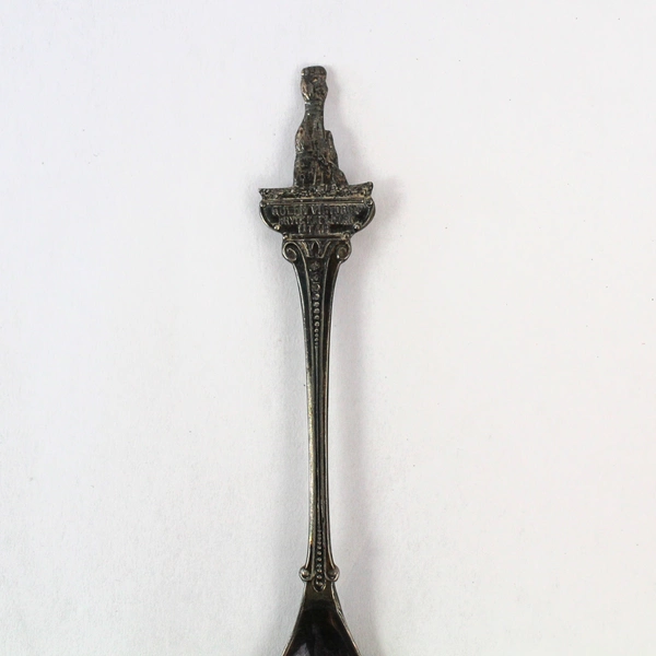 Queen Victoria Bryce National Park Vintage Souvenir Spoon 5.25" Collectible