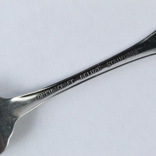 Lot of 5 Oneida Community Oneidacraft Deluxe Stainless Dessert Forks