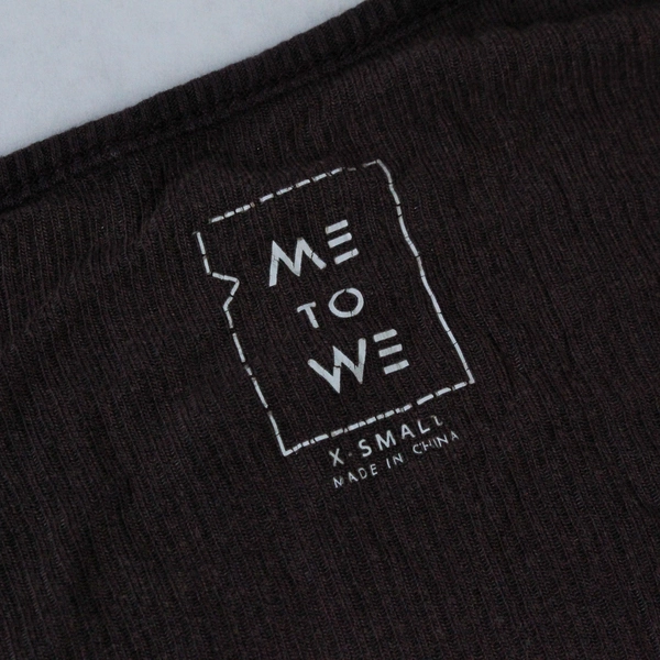 Me To We Women's XS Cropped Brown Long Sleeve Shirt - Pre-Owned, Discoloration