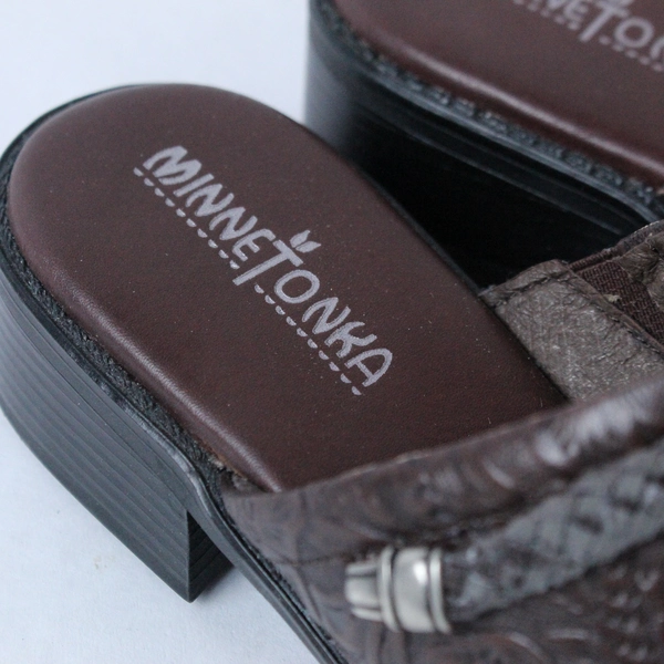 Minnetonka Women's Size 5 Brown Floral Leather Slip-On Clogs 6042