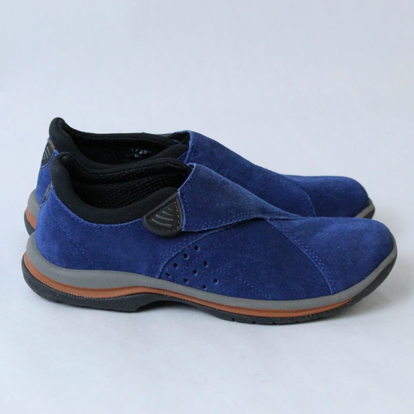 Acorn Women's W6 Navy Blue Faux Suede Flats Easy Fasten Closure - Pre-Owned