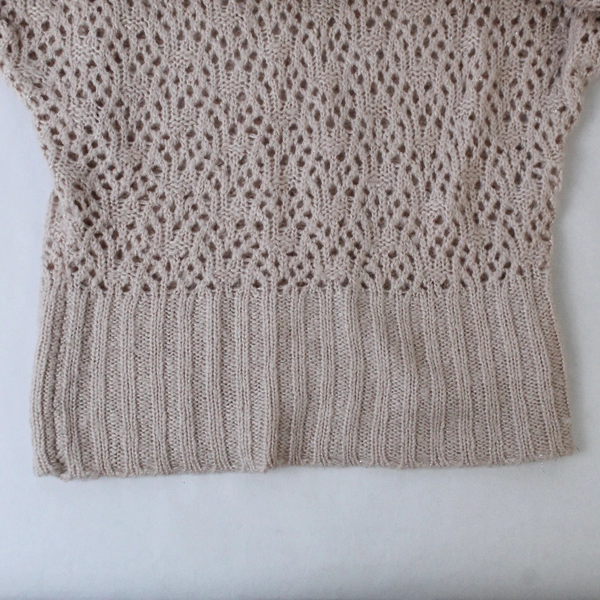 It's Our Time Women's Sweater Size M Pink Metallic Eyelet Pattern 3/4 Sleeve