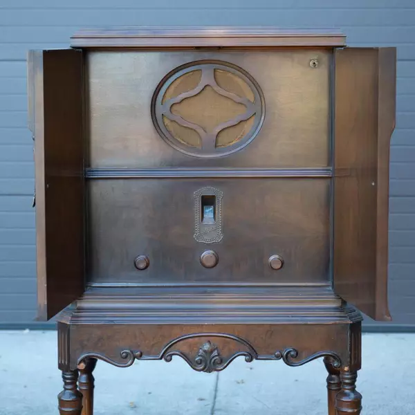 Majestic 7 Electric Radio Receiver Cabinet Model 70 Grisby Grunow Co Not Working