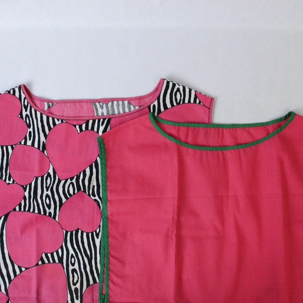 Lot of 2 Smock Aprons Pink Hearts Zebra Stripes - Pre-Owned Stains