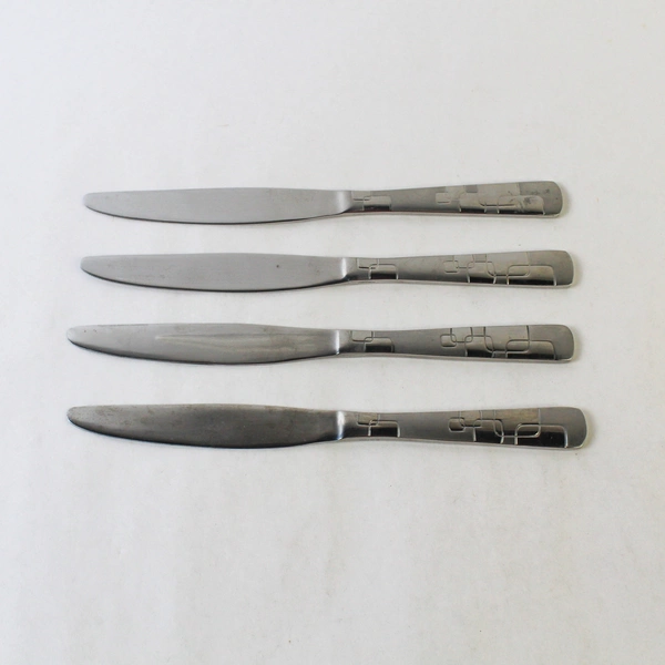 Lot of 4 Oneida Quadratic Dinner Knives Stainless Steel Satin Finish