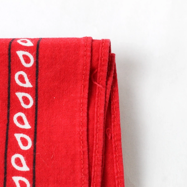 Vintage Red Cotton Paisley Bandana Handkerchief 19.5" x 19.5" Pre-owned