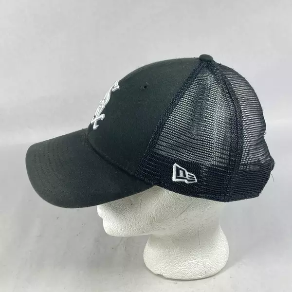 New Era MLB Chicago White Sox Trucker Hat Black & White One Size Pre-owned