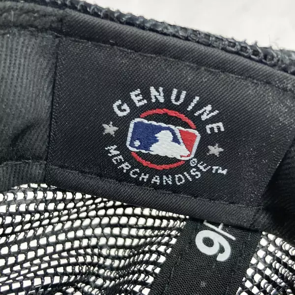 New Era MLB Chicago White Sox Trucker Hat Black & White One Size Pre-owned