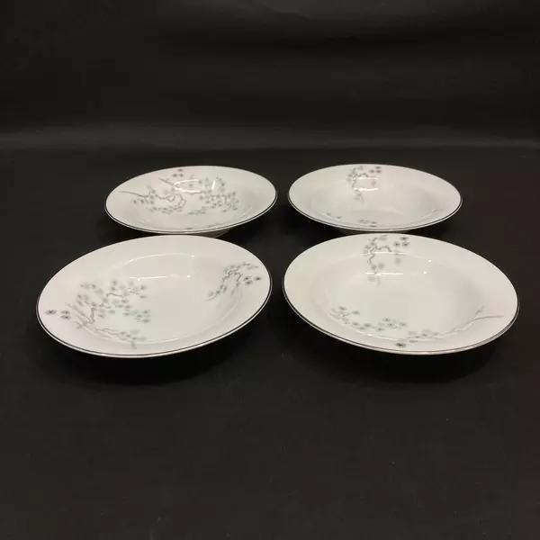 Set of 4 Vintage Noritake Pineville 5854 Soup Bowls White Platinum Rim 7.75 Inch