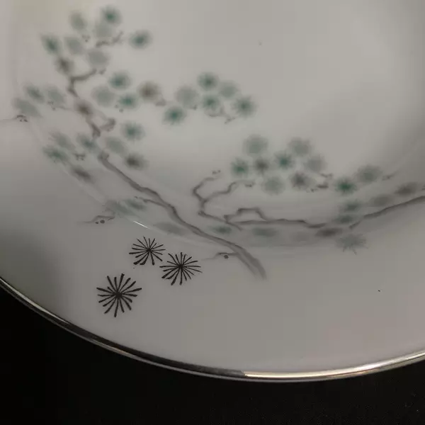 Set of 4 Vintage Noritake Pineville 5854 Soup Bowls White Platinum Rim 7.75 Inch