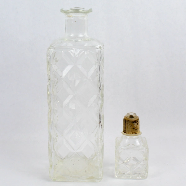 Vintage Thatcher Empty Glass Wine Liquor Decanter Stopper Square Diamond Pattern