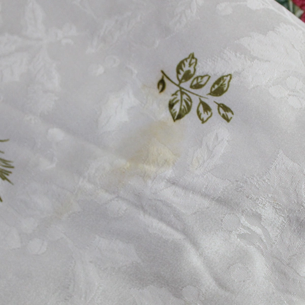 Round Tablecloth Fabric DIY Craft Projects Fabric Cutters Christmas Holly Design