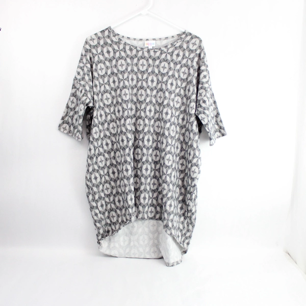 NWT LuLaRoe Gray Patterned Irma T-Shirt Tunic Women's Size Small