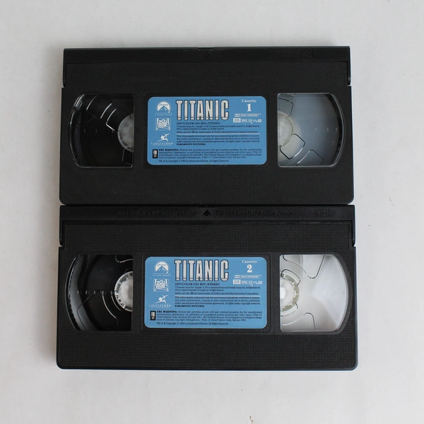 Titanic VHS 1998 2-Tape Set Leonardo DiCaprio Kate Winslet