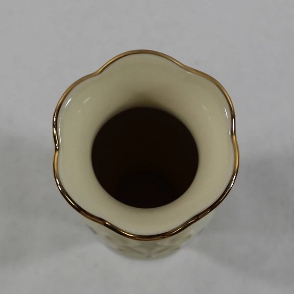 Lenox Winter Greetings Bud Vase Holly Berries 5" Christmas Table Décor