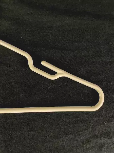 Lot of 20 White Plastic Adult Clothes Hangers with Notched Hooks 17" Wide