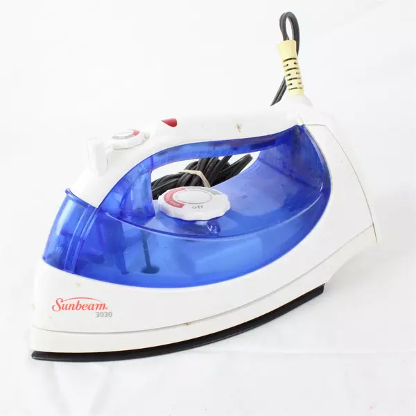 Sunbeam 3030 Steam Iron Adjustable Temperature Fabric Dial 1200W Tested Works