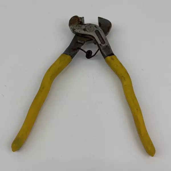 Vintage Spring Loaded Drop Forged Carbon Steel Tile Nippers With Yellow Handles