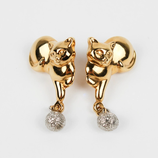 Gold Tone Cat Kitty Pet Earrings Stud Dangle Silver-Tone Ball Yarn