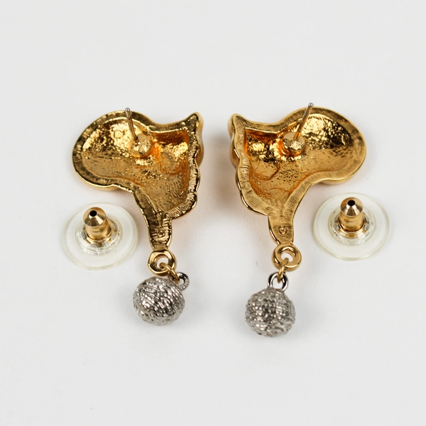 Gold Tone Cat Kitty Pet Earrings Stud Dangle Silver-Tone Ball Yarn