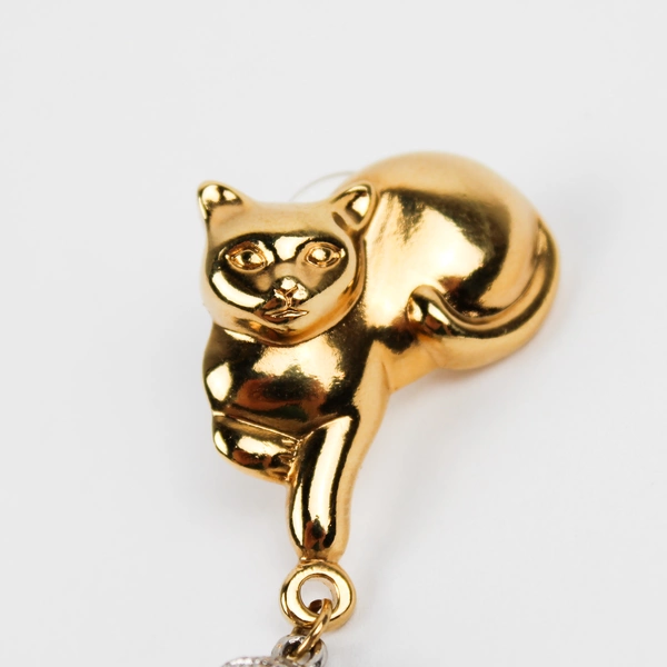 Gold Tone Cat Kitty Pet Earrings Stud Dangle Silver-Tone Ball Yarn