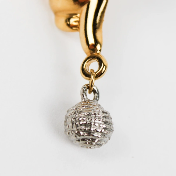 Gold Tone Cat Kitty Pet Earrings Stud Dangle Silver-Tone Ball Yarn