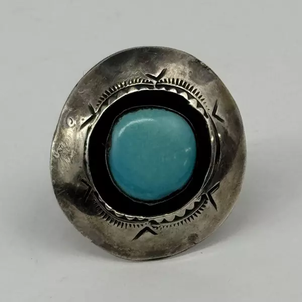 Vintage Handcrafted Size 7.25 Women's Turquoise And Silver Ring