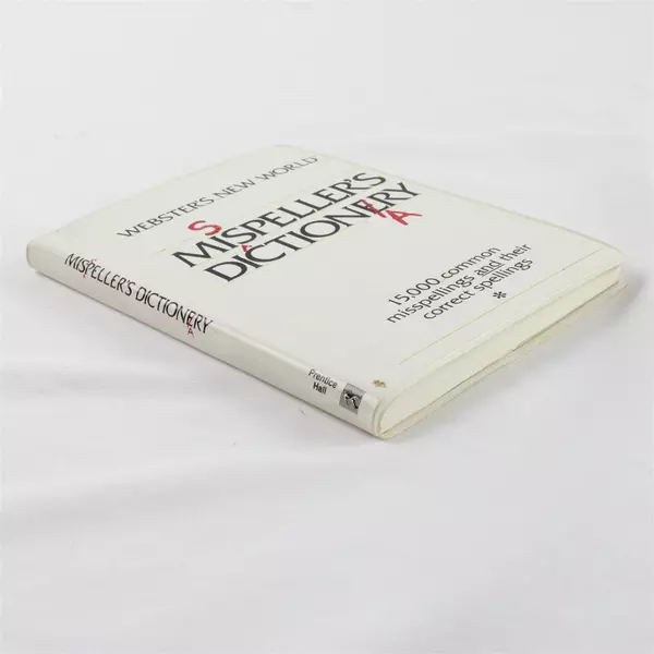 Mis(s)peller's Dictione(a)ry Webster's New World Paper Back 1983