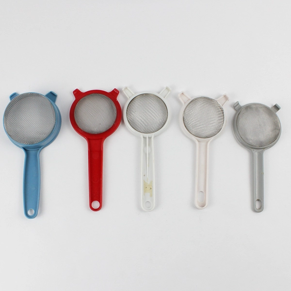 Lot of 5 Unbranded Plastic Handled Fine Mesh Strainers Multiple Sizes