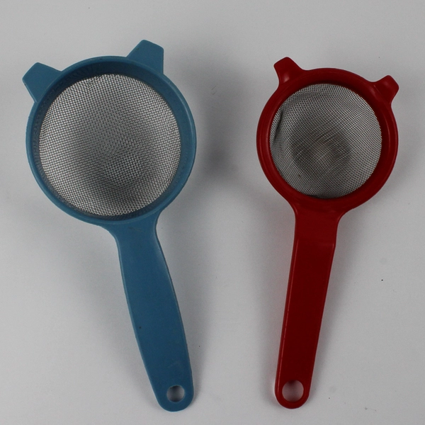 Lot of 5 Unbranded Plastic Handled Fine Mesh Strainers Multiple Sizes